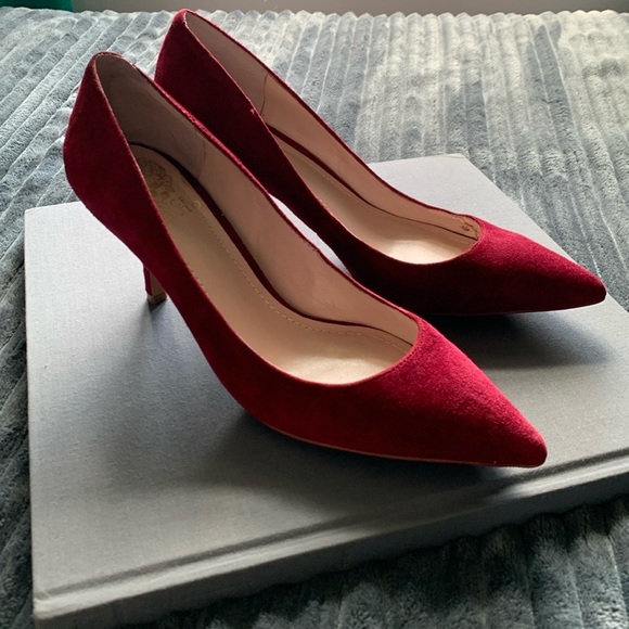 Vince Camuto Sophia Suede Kitten Heels in Size 7.5 - Picture 2 of 7